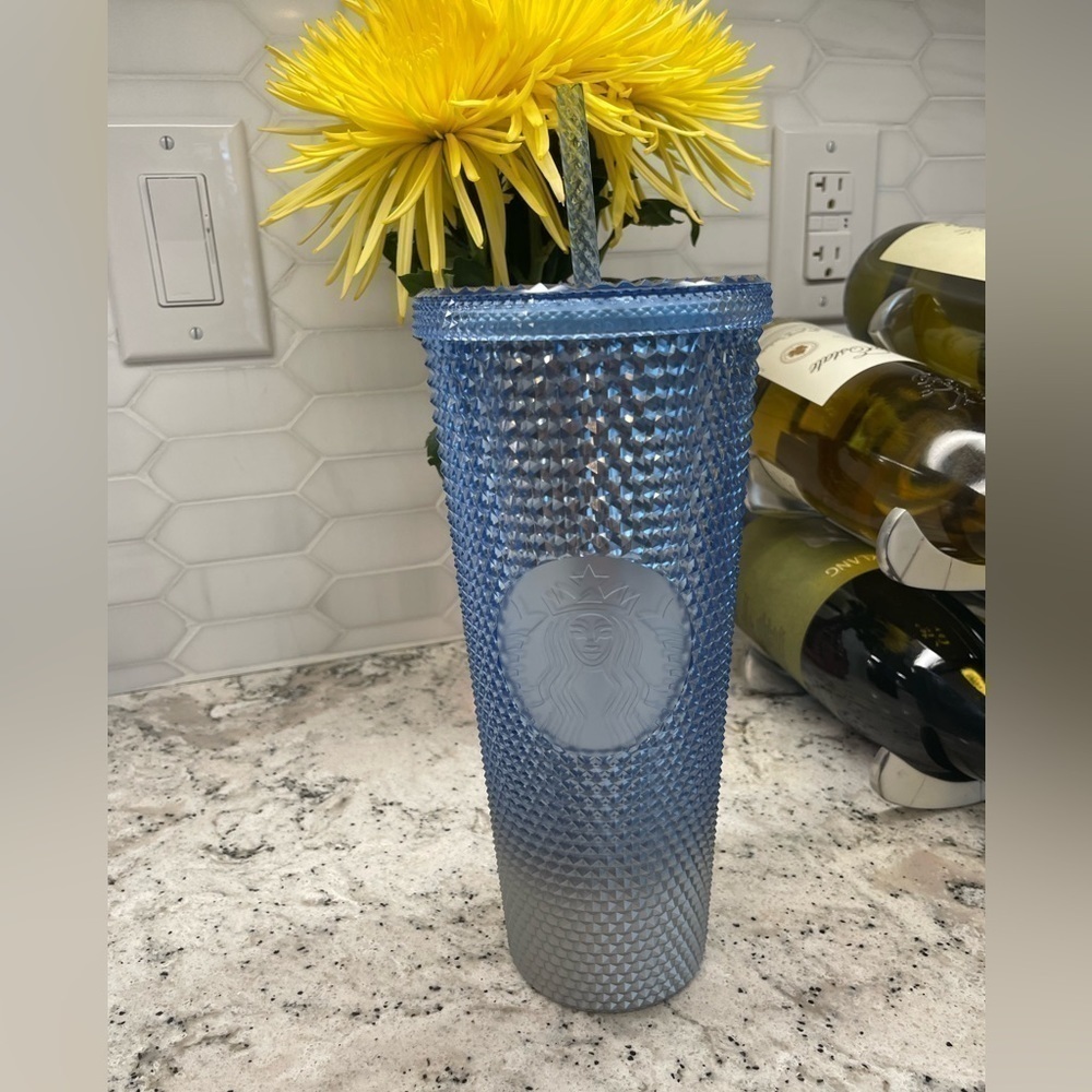 Starbucks 2023 Blue Silver Icicle Ombre Bling Studded Venti Tumbler. NWT.